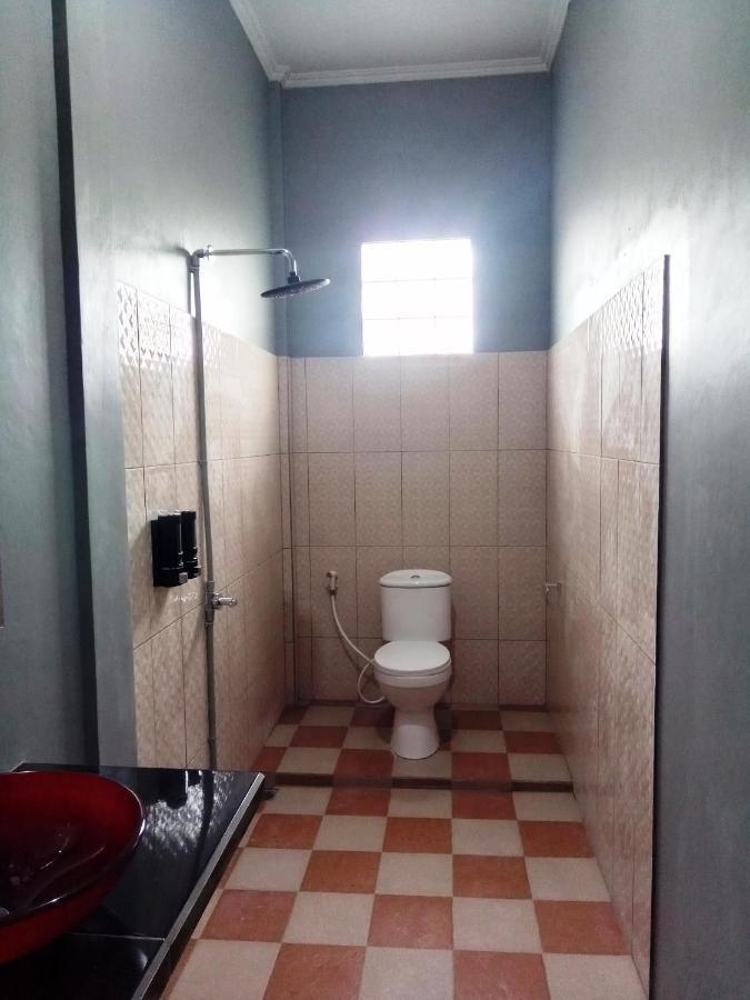 Kurnia Homestay Ternate Exteriör bild