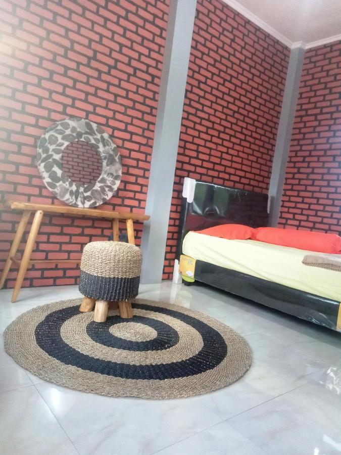 Kurnia Homestay Ternate Exteriör bild