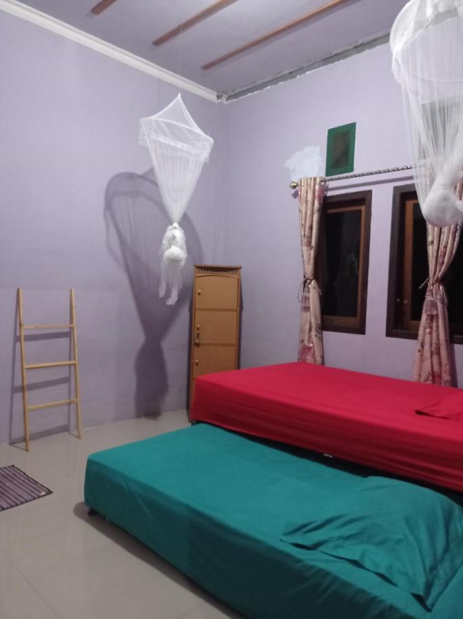 Kurnia Homestay Ternate Exteriör bild