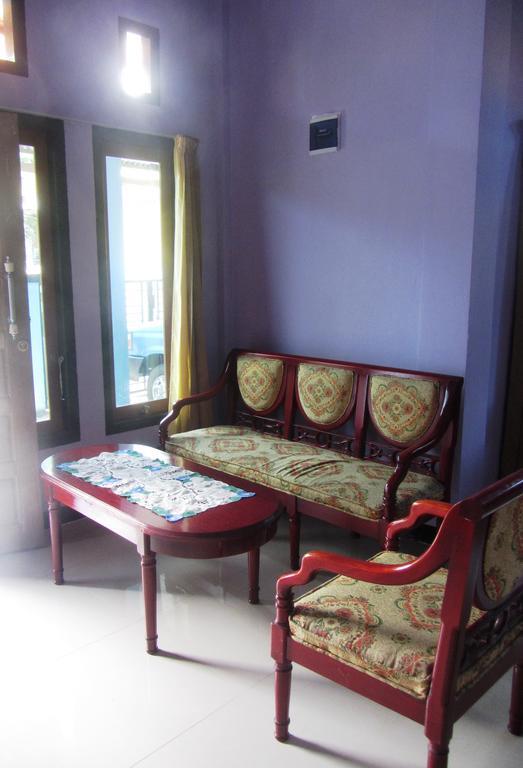 Kurnia Homestay Ternate Exteriör bild