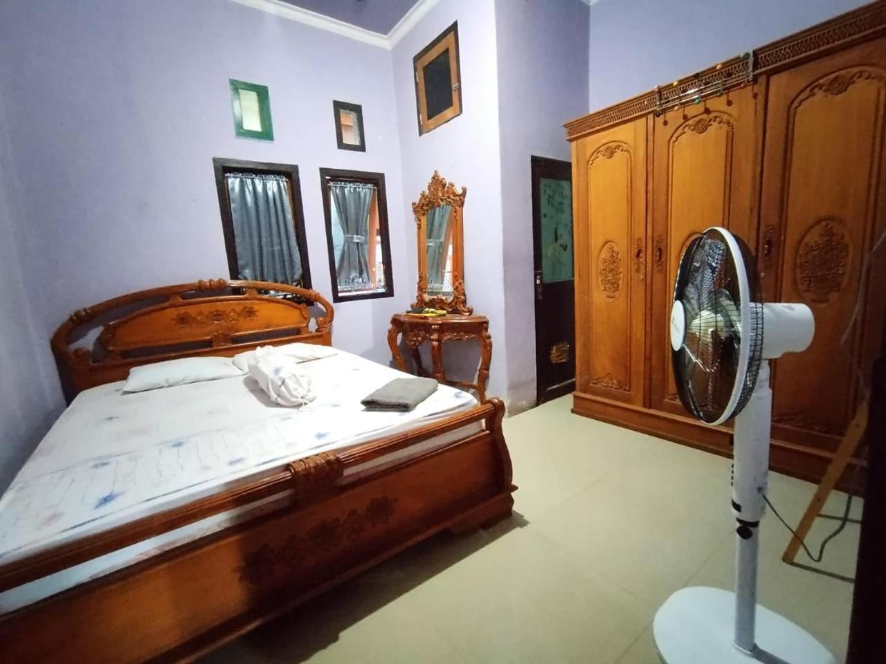 Kurnia Homestay Ternate Exteriör bild