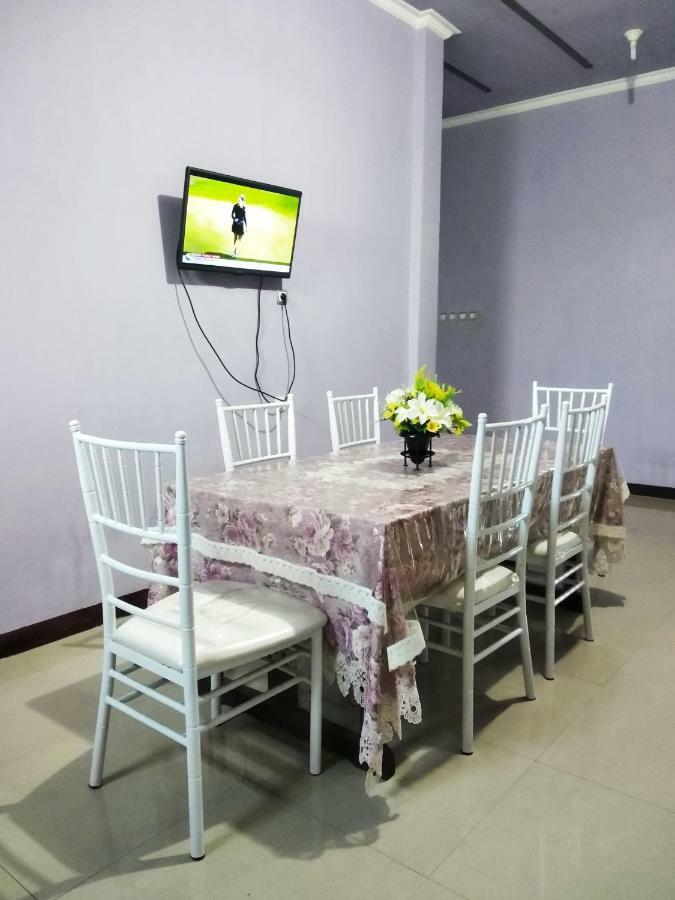 Kurnia Homestay Ternate Exteriör bild